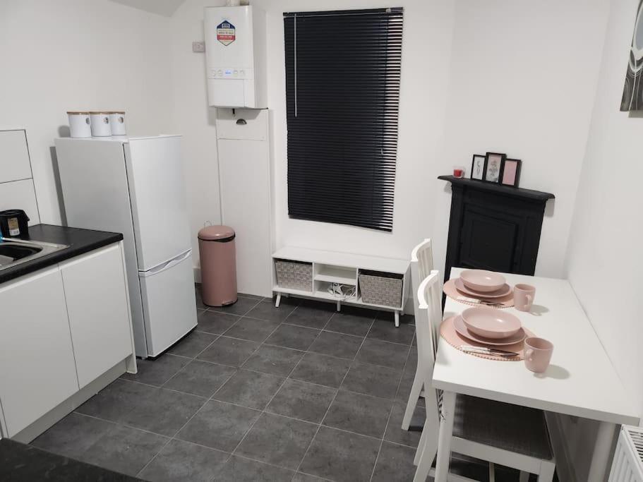 Nice Cosy Flat. Walking Distance To City Nottingham Bagian luar foto