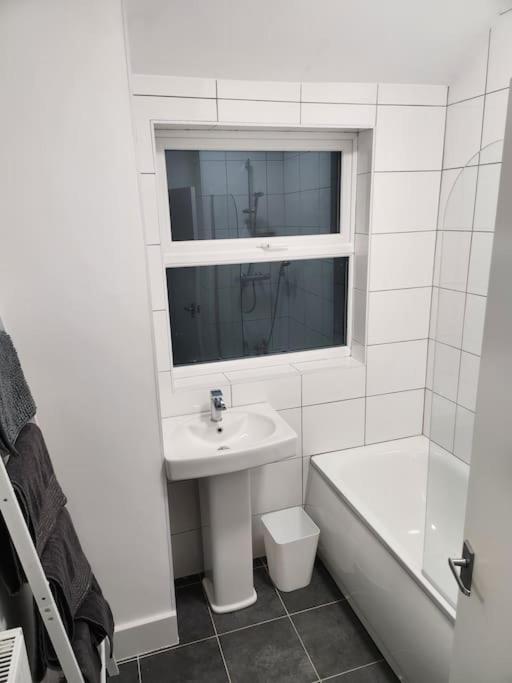 Nice Cosy Flat. Walking Distance To City Nottingham Bagian luar foto