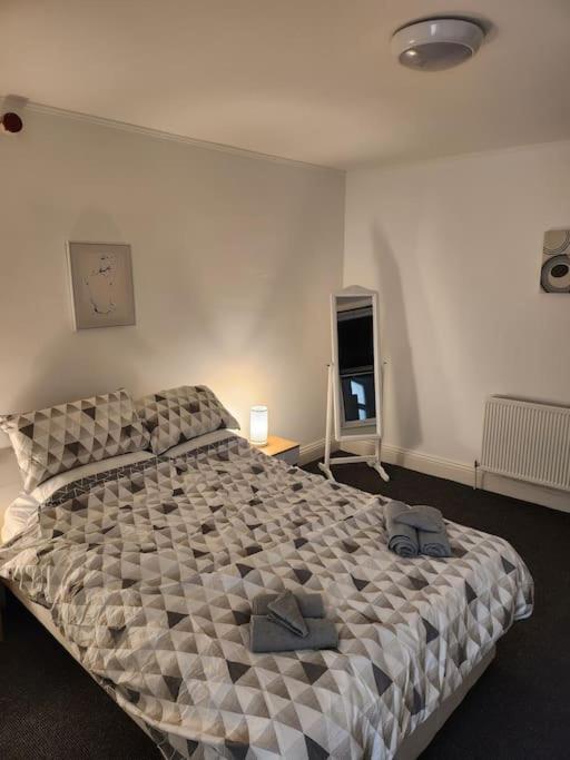 Nice Cosy Flat. Walking Distance To City Nottingham Bagian luar foto